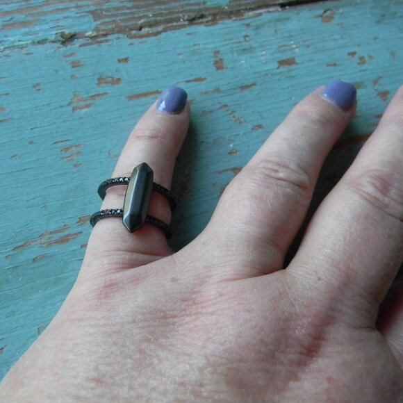 Kendra Scott Avante Garden Abra Ring BLACK DOUBLE BAND SZ 5.5-6 - Picture 2 of 5